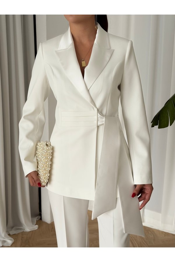 Nadrina Laser Cut Wedding White Nobility Suits