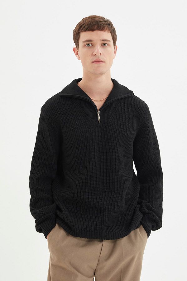 Trendyol Collection-Schwarzer Rollkragenpullover aus Wolle mit normaler Passform und Reißverschluss TMNAW22KZ0347 1