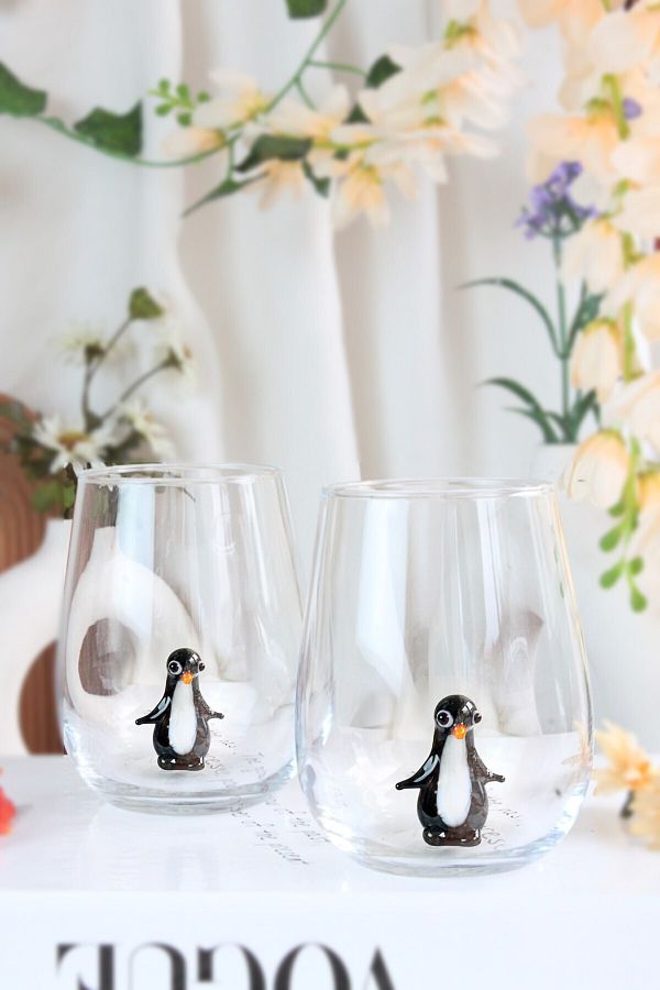 ADAMODART-Set of 2 Water Glasses with Penguin Figure 1