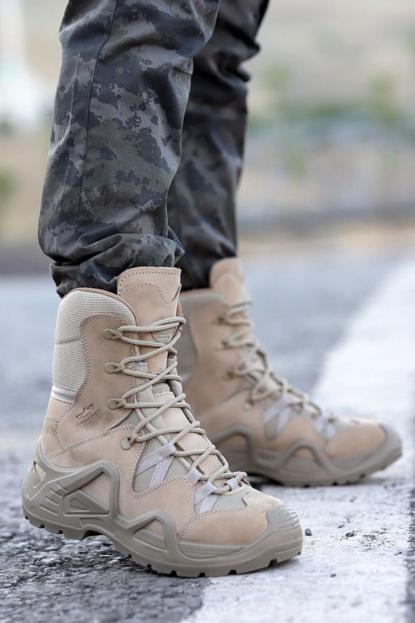 Moped boots shop
