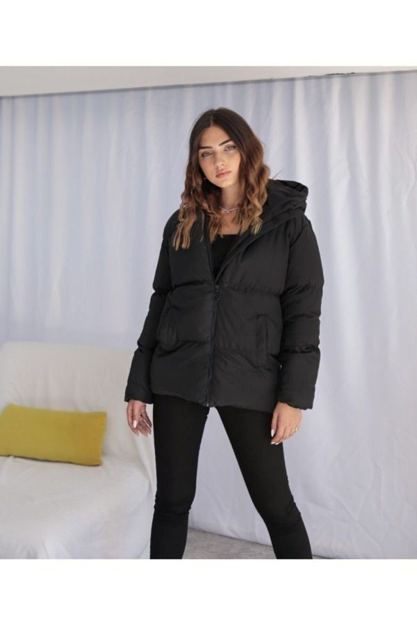 NONA-Płaszcz puchowy typu oversize – czarny 1