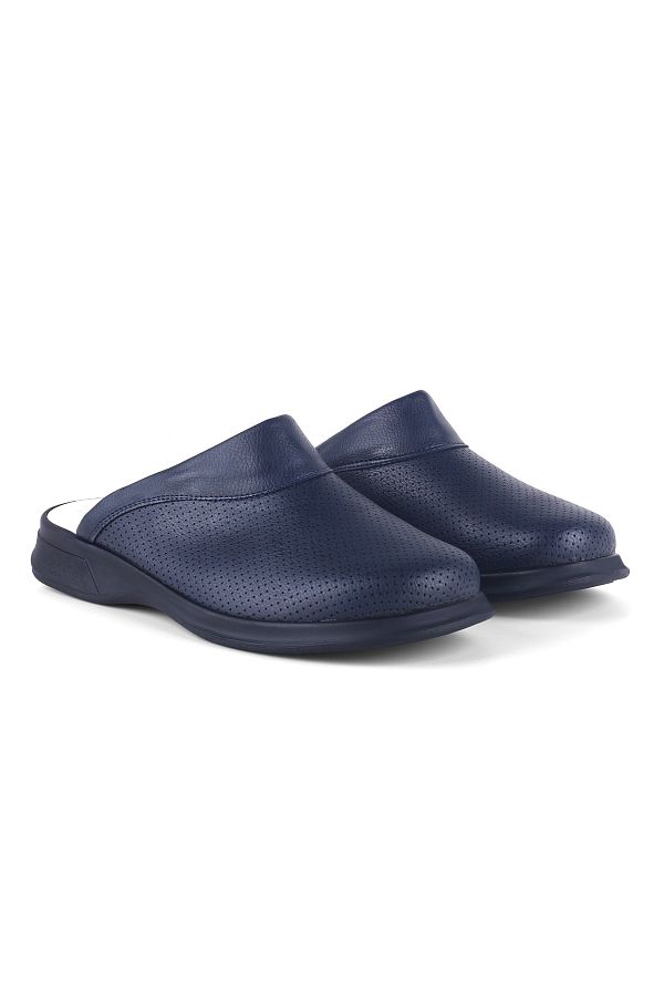 Slippers hospital store