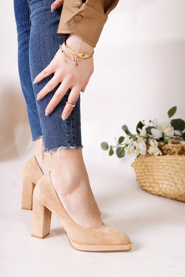 Pointed toe platform sneakers discount