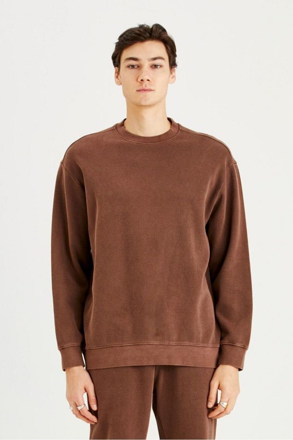 IAMNOTBASIC-Men's Brown Soft Buttoned Dire Sweatshirt 1