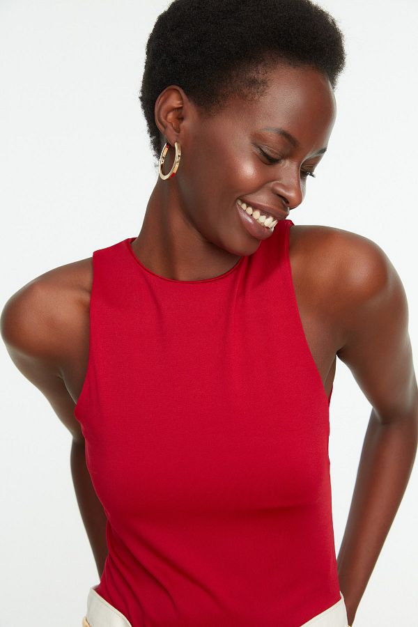 Trendyol Collection-Weinroter Neckholder-Body aus Stretch-Strick mit Druckknöpfen TWOSS20BD0044 1