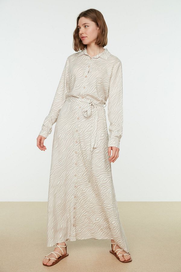 Trendyol Modest-Wzorzysta taupe z paskiem i wiskozową koszulową sukienką TCTSS22EB0012 1