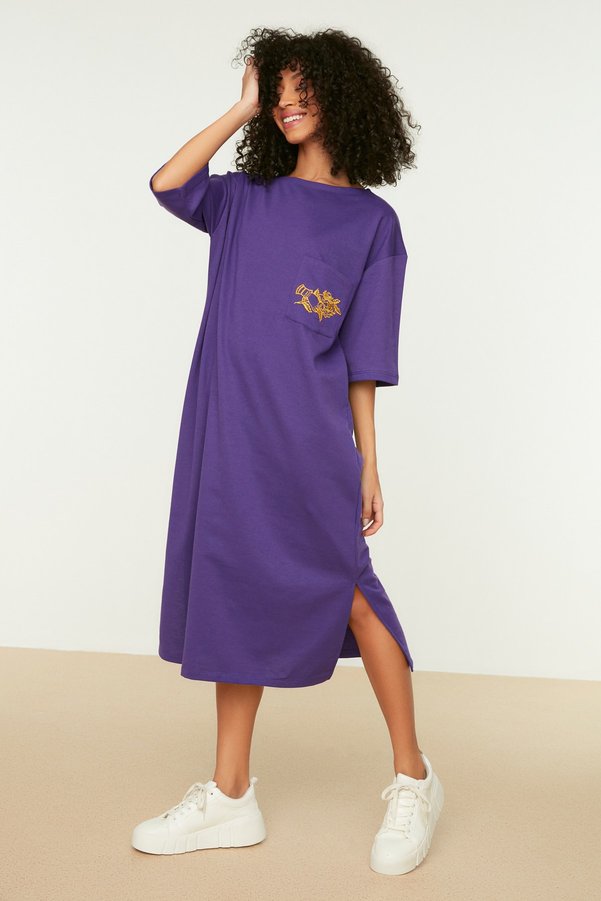 Trendyol Collection Purple Embroidered Relaxed/Comfort Fit Crew Neck Midi Knit Dress TWOSS21EL0175