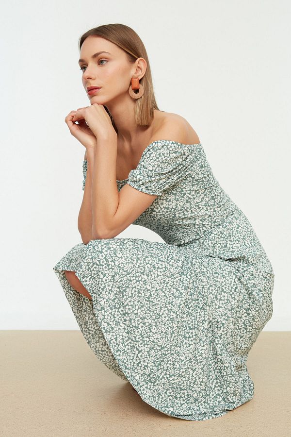 Trendyol Collection-Mintgrünes, geripptes Strickkleid mit Carmen-Kragen und Print TWOSS22EL0829 1