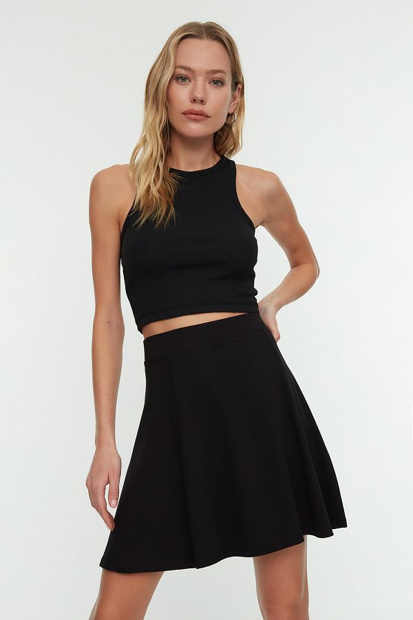 Trendyol Collection-Schwarzer Minirock mit Stretch-Strick und normaler Taille TWOSS19ST0117 1