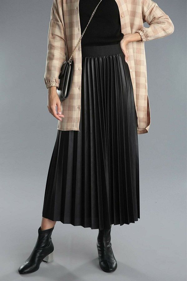 RTBUT K Women s Leather Look Pleated Skirt Black Color New Season Trendyol