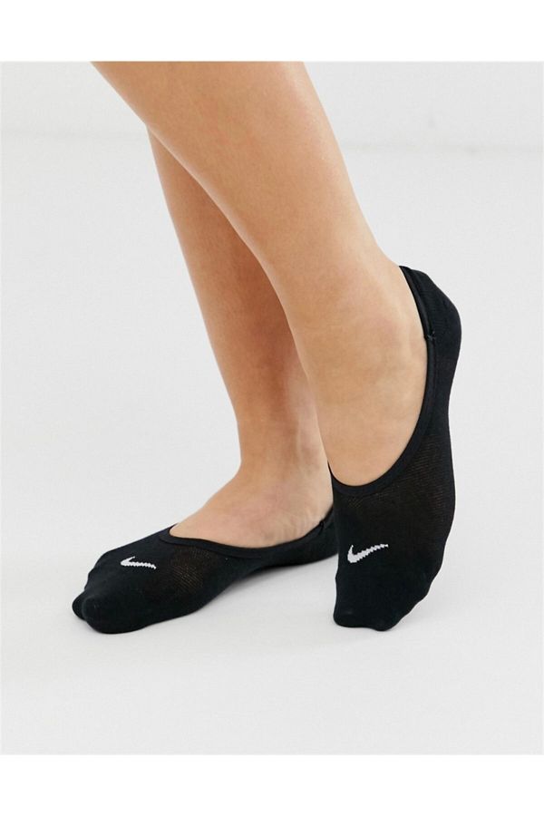 Nike flats hotsell