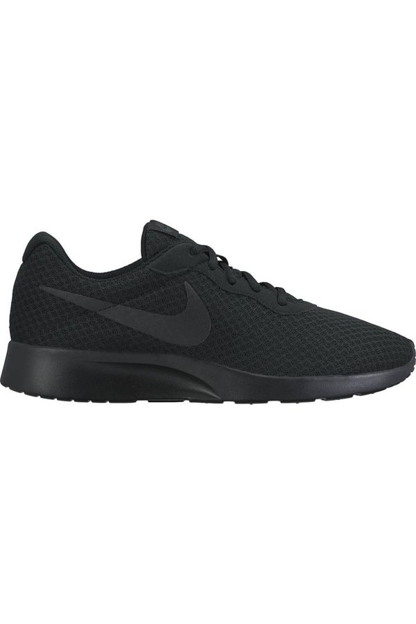 Nike tanjun walking shoes clearance