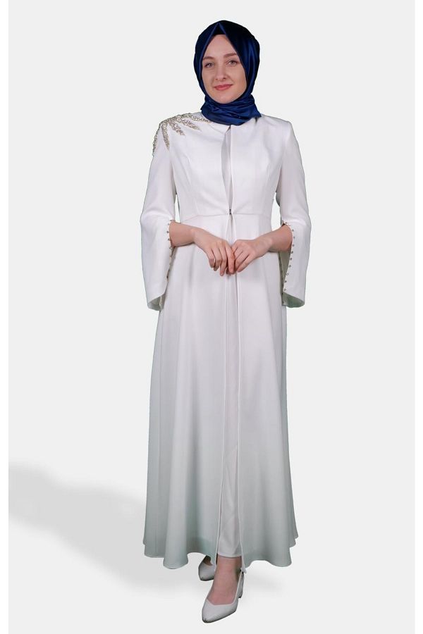Corner abaya store