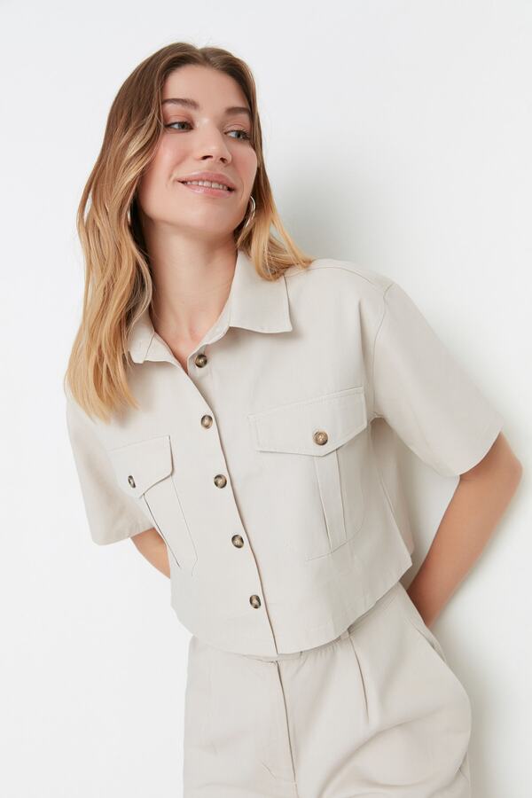 Trendyol Collection-Ткана сорочка з коротким рукавом Regular Fit TWOSS22GO0654 Ткана сорочка з кишенями TWOSS22GO0654 TWOSS22GO0654 1