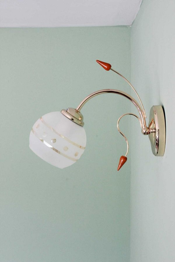 Uçar-Tulip Sconce 1