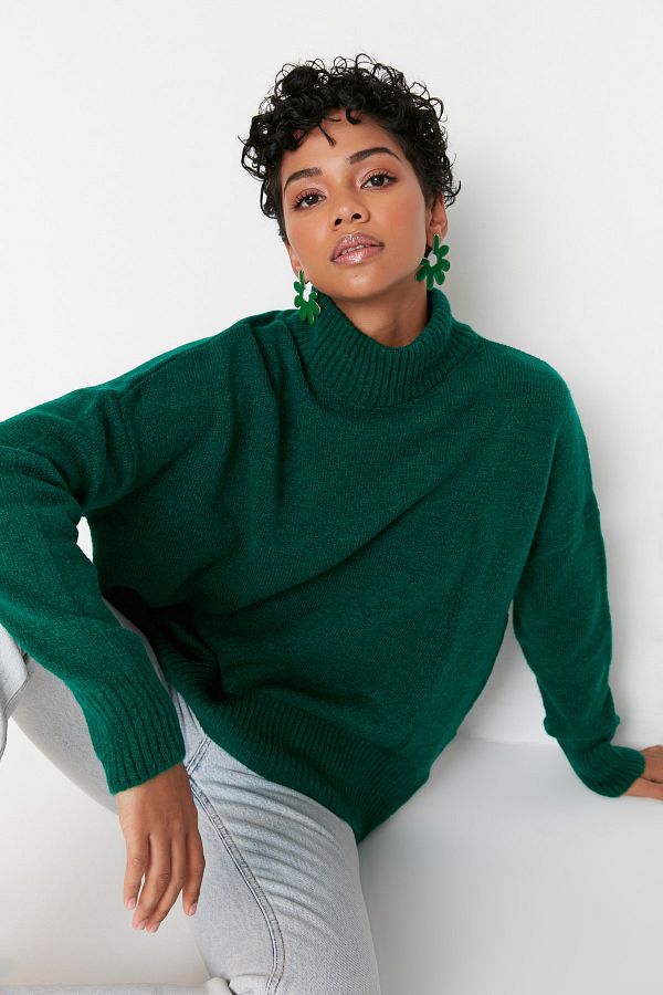 Emerald green sweater top