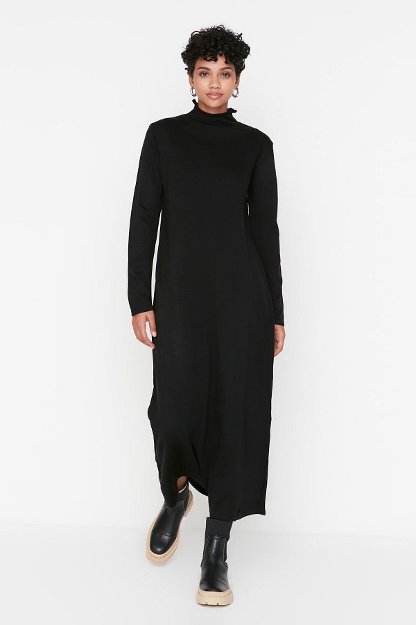 Trendyol Modest-Schwarzes Rollkragen-Strickkleid TCTAW23EB00001 1