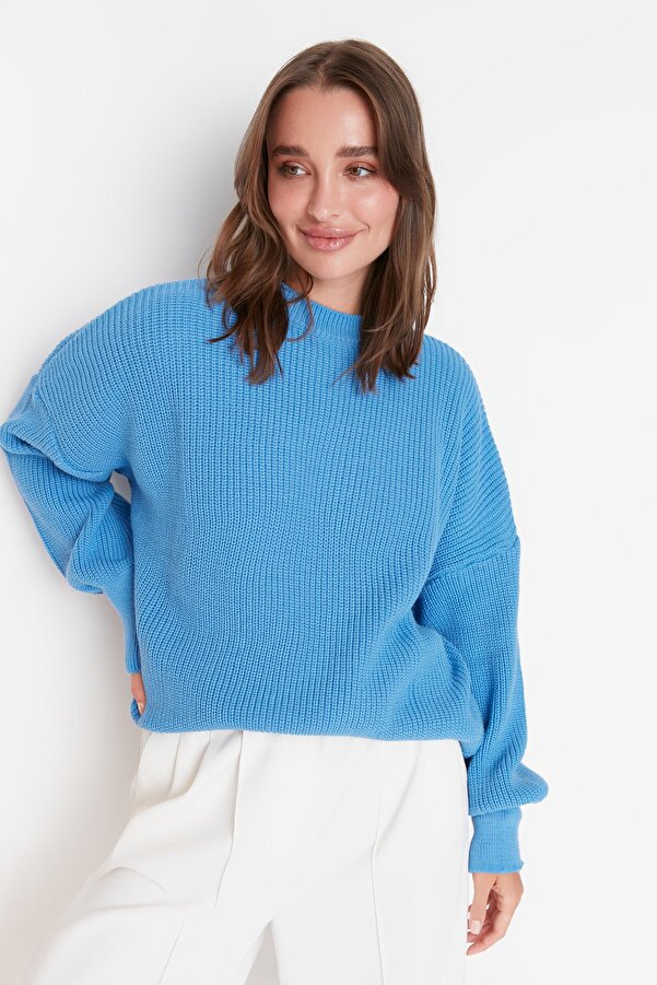 blauer strickpullover