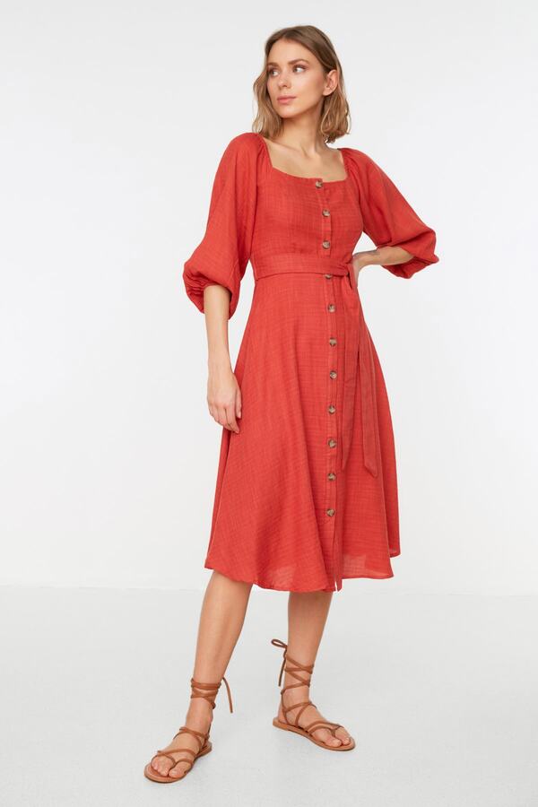 Trendyol Collection-Skořicový páskový midi čtvercový límec s tkaným lněným vzhledem šaty TWOSS19IE0009 1