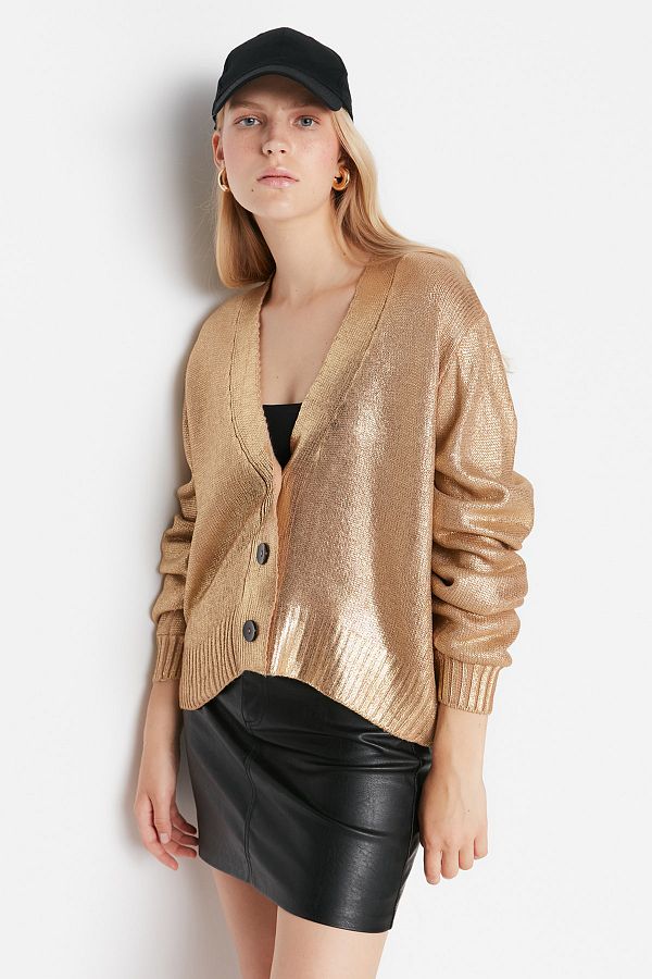 Trendyol Collection-Goldfarbener Strickpullover mit Knopfleiste und weiter Passform TWOAW20DU0019 1