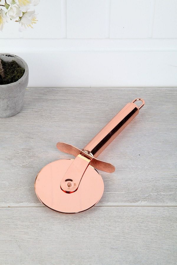 ACAR-Rose Gold Tarnish Resistant Luxury Pizza Cutter 1