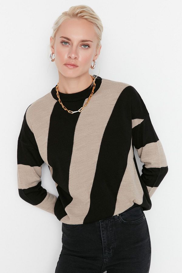 Trendyol Collection-Kamelfarbener Blockstrick-Strickpullover mit Rundhalsausschnitt TWOAW20KZ0909 1