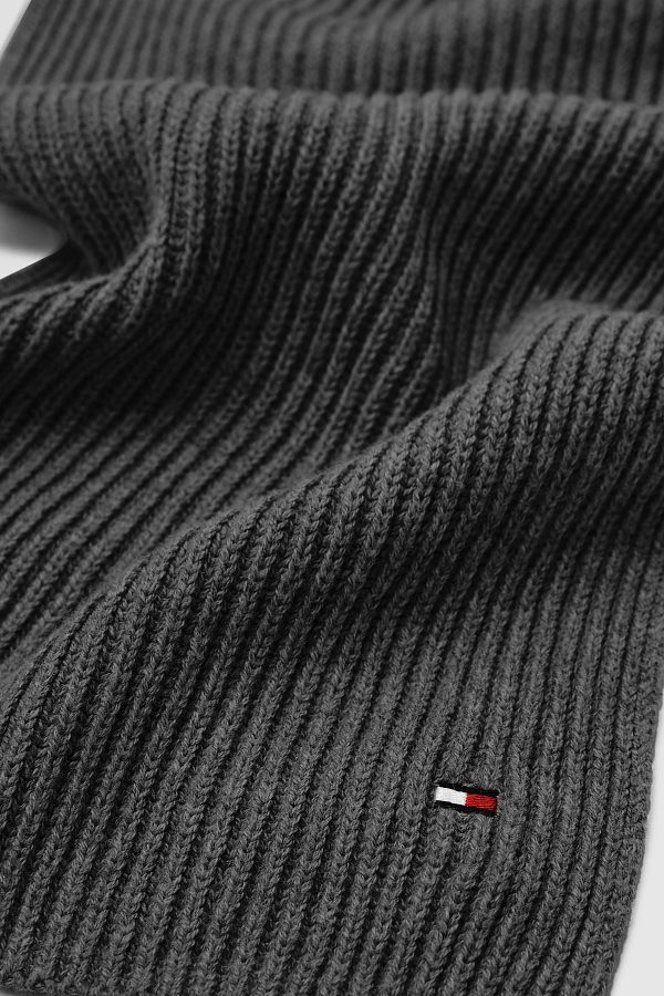 Tommy Hilfiger-Eșarfă gri pentru bărbați Eșarfă din bumbac Pima AM0AM06546 1