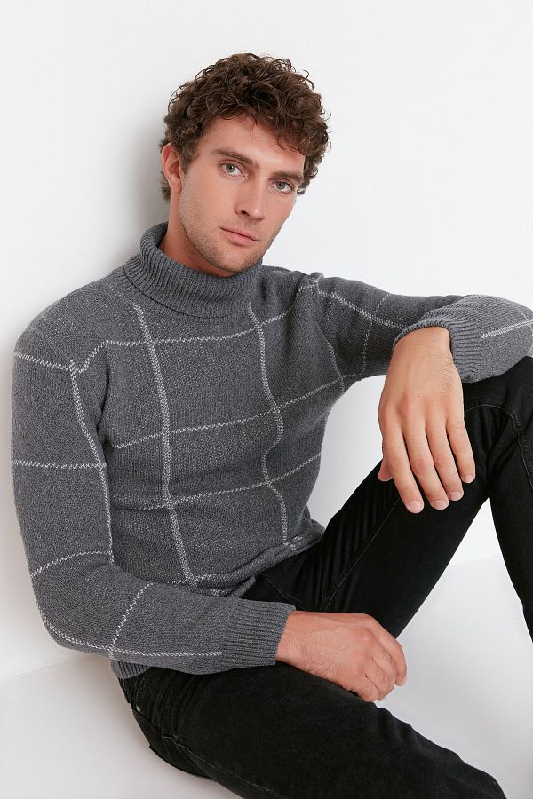Trendyol Collection-Slim-Fit-Strickpullover mit Rollkragen und Karomuster – Anthrazit TMNAW21KZ0398 1
