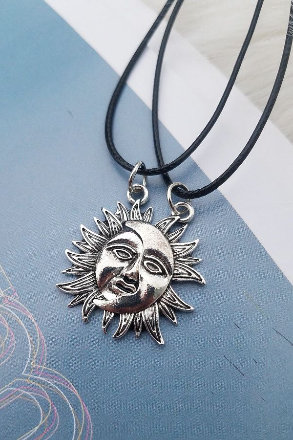 Sun and moon best friend necklace online