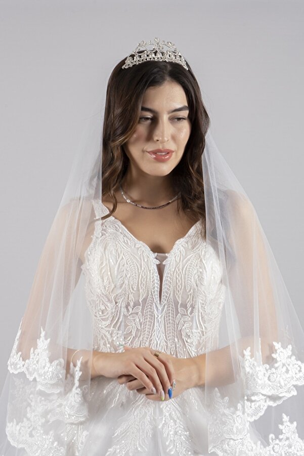 paris in paris Wedding Dress Veil Layers French Lace 1st Quality