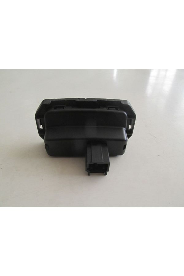 İthal-Renault Clio- 4- Hb- 13/16; Trunk Release Button (Button) (Oem No: 8200076256 ) Tst5157 1