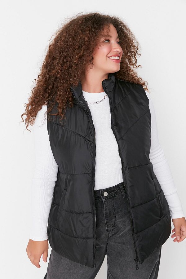Trendyol Curve-Schwarze Pufferweste - Regular Fit, Stehkragen, Saisonweste mit Taschen und Reißverschluss TBBAW23BH00000 1