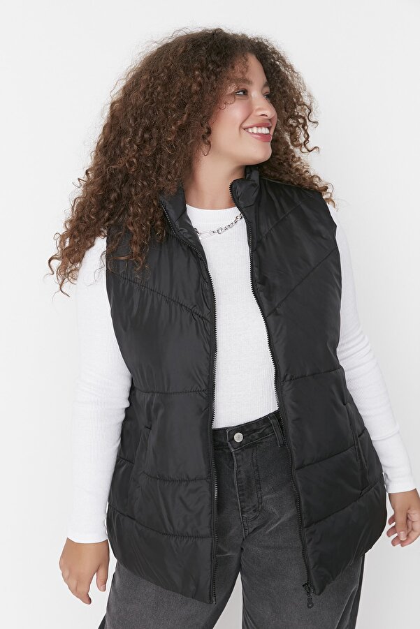 Giacca Invernale Trendyol Donna – Tessuto Basic, Vestibilità Regolare, Colore Nero, 100% Cotone