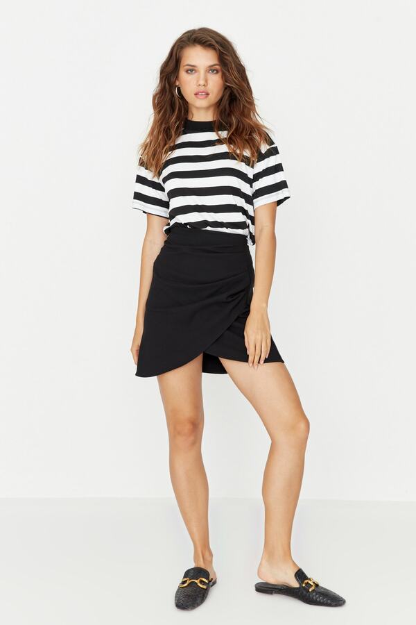 Trendyol Collection-Διπλό στήθος μίνι μήκους μαύρη φούστα - Μπροστινή λεπτομέρεια συλλογής, υφαντό TWOAW20ET0094 1
