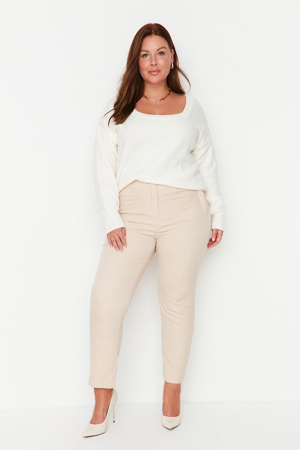 Trendyol Curve-Beige Zigarettenhose in Übergröße – Fleto Pocket, Webstoff TBBAW23AR00015 1