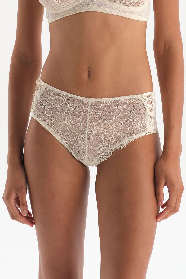 Dagi-Hipster with Ecru Binding Detail 1