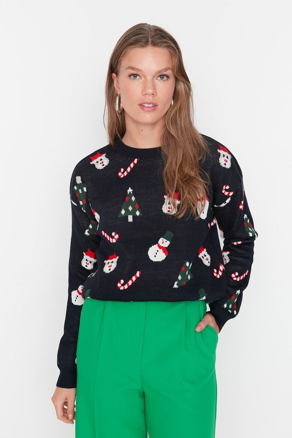 Trendyol Collection-Pulover din tricotaje combinate de familie cu model de Crăciun albastru bleumarin TWOAW23KZ01605 1