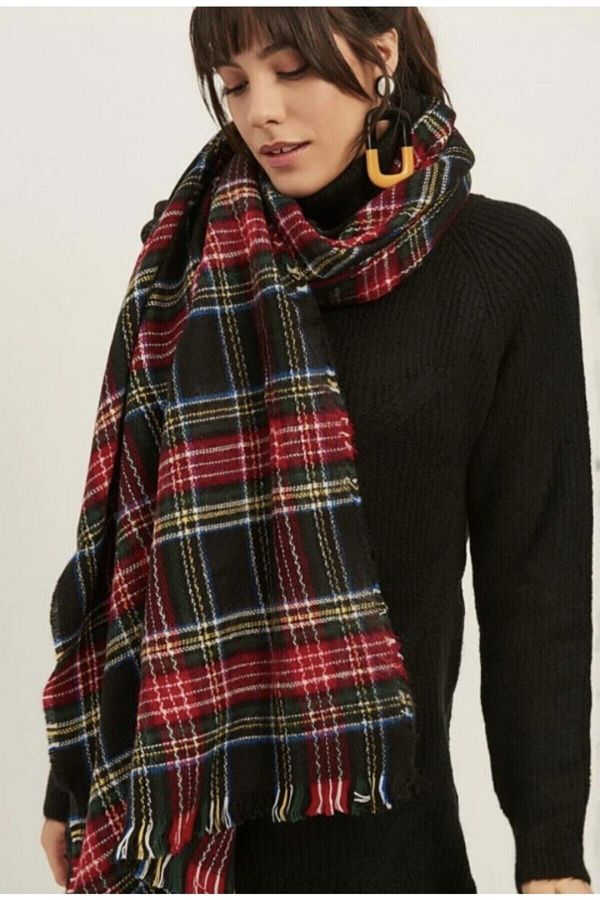 laviyonsa-Black Plaid Scarf & Shawl 1