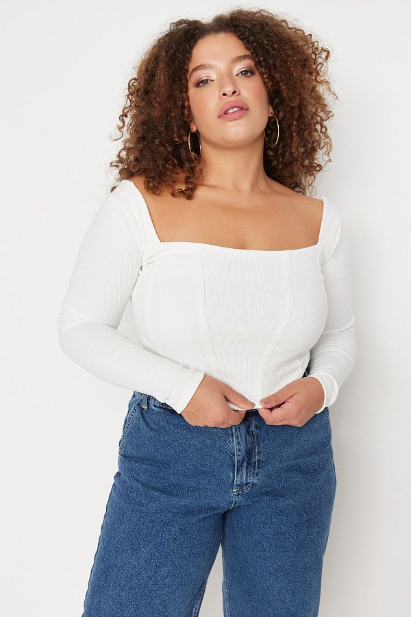 Trendyol Curve-Ecru Fitted Knitted Blouse with Piping Detail TBBAW23AF00118 1
