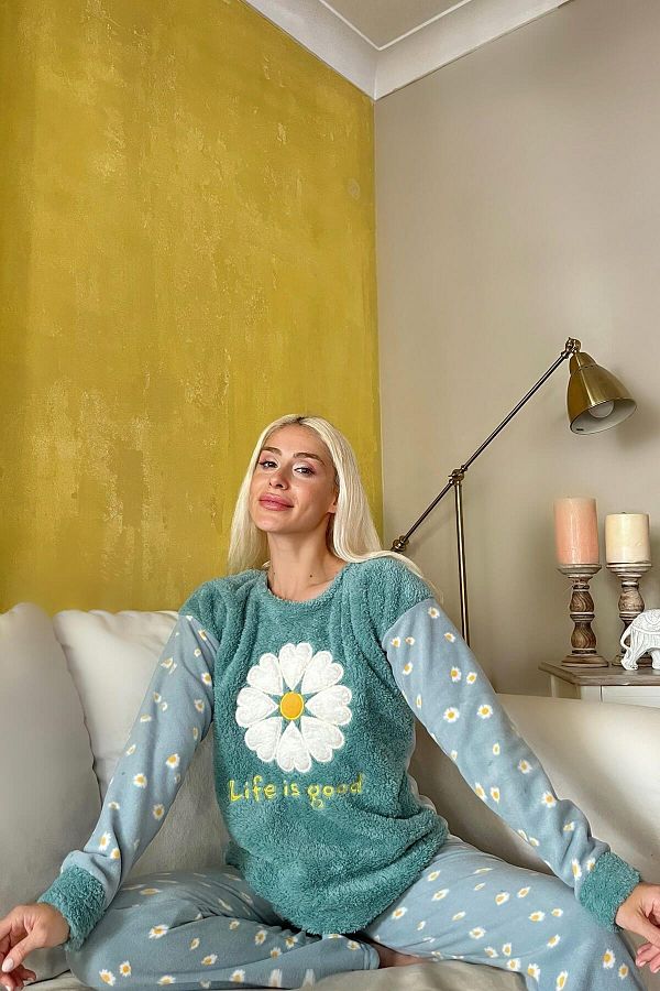 Pijamaevi Green Life Is Good Patterned Women s Plush Pajama Set Trendyol
