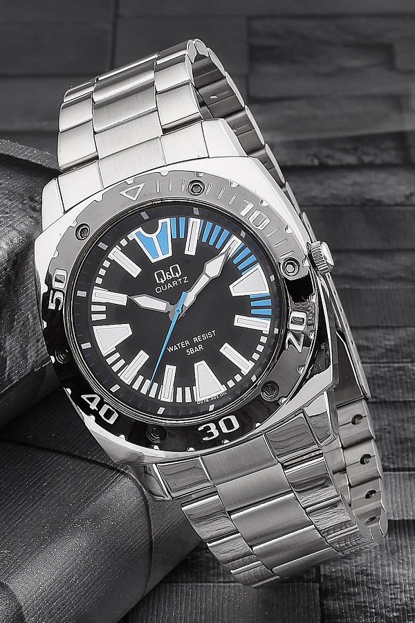 Q&Q-Unisex Wristwatch 3G411 1