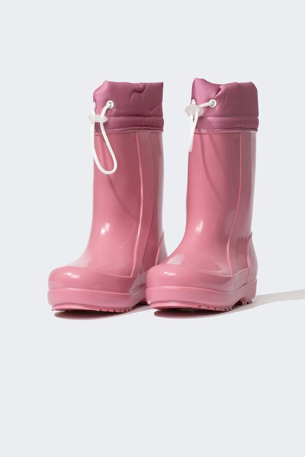 Flat sole rain boots 2025