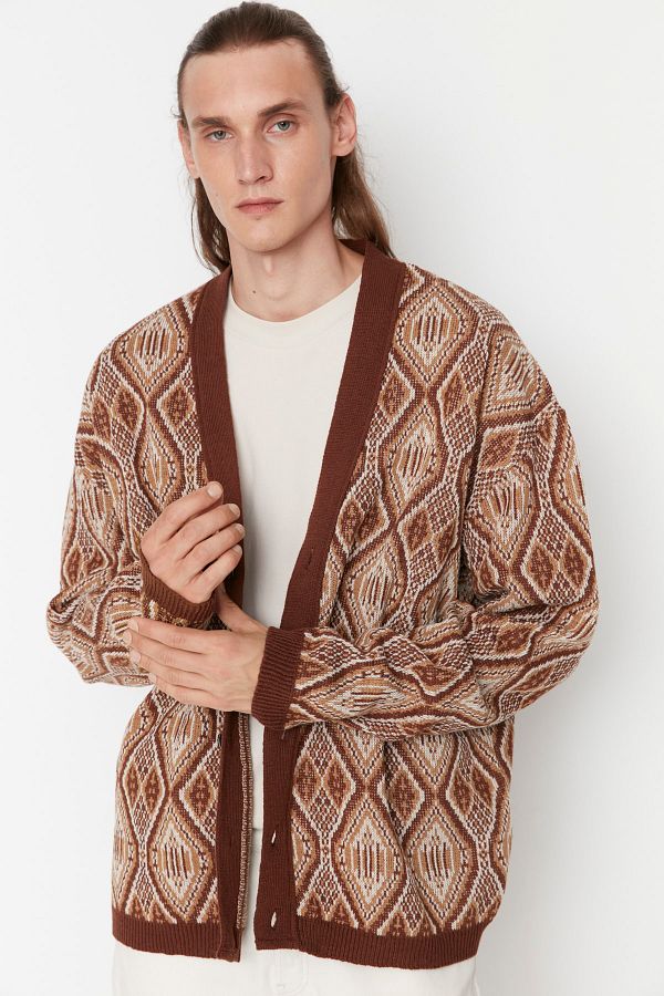 Trendyol Collection-Żółty kardigan z dekoltem w serek i wzorem w romby, oversize, dzianinowy - Tmnaw23Hi00012 1
