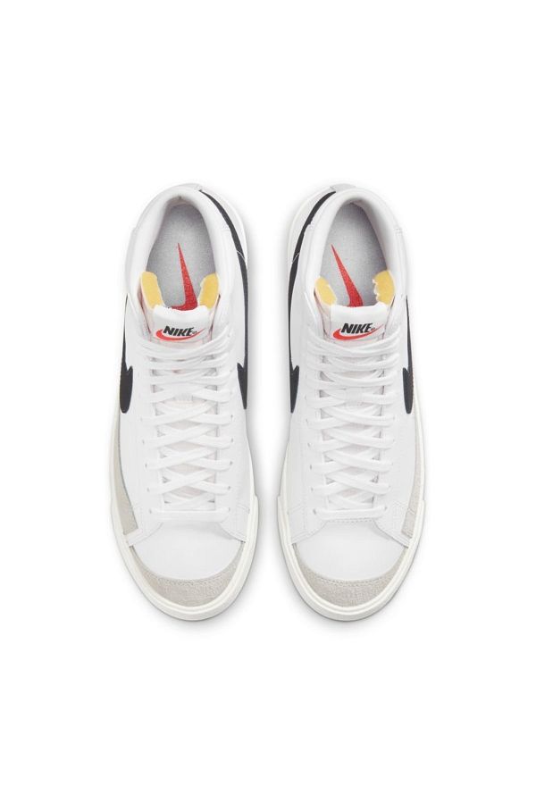 Nike flat tennis shoes store