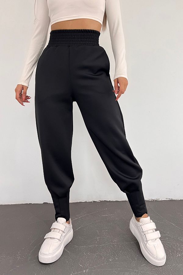 Stretchy sweatpants on sale