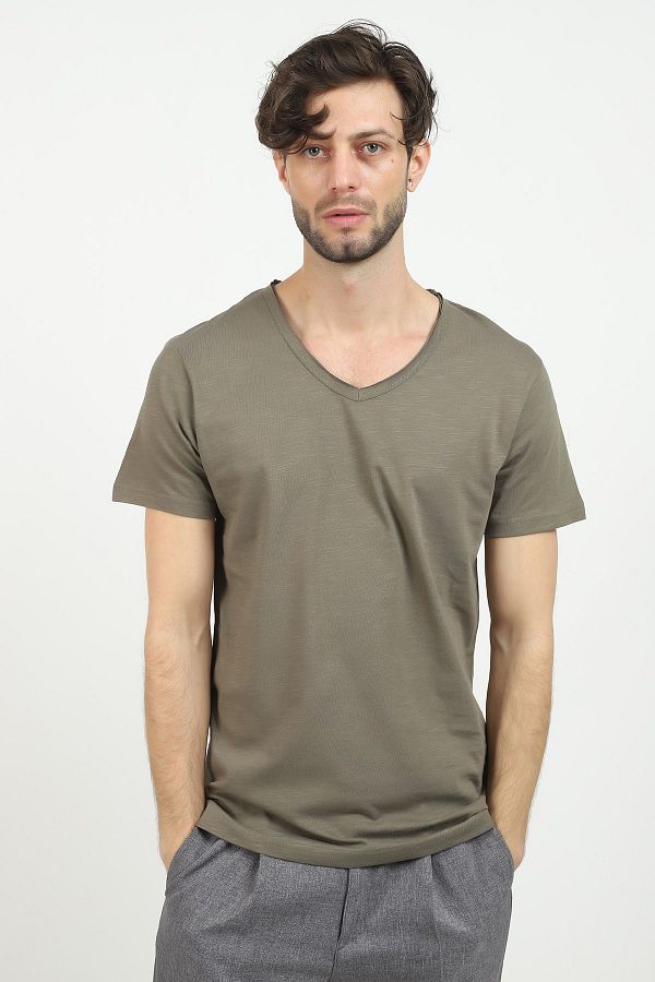 Young Rich Basic V Ripped Collar Khaki T shirt Trendyol