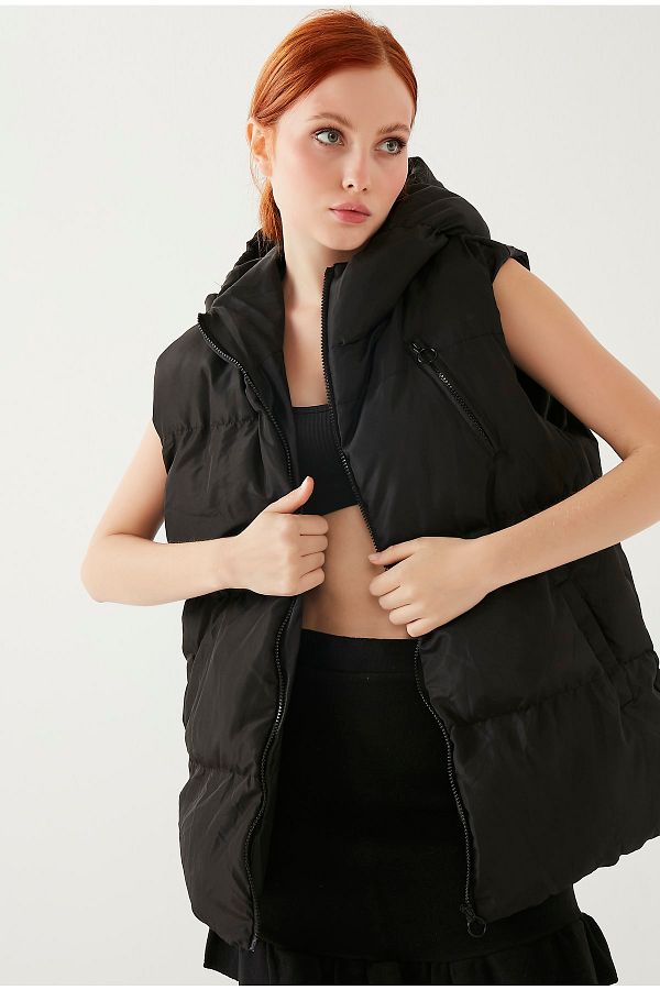 MEECY-Women's Oversize Puffer Vest 1