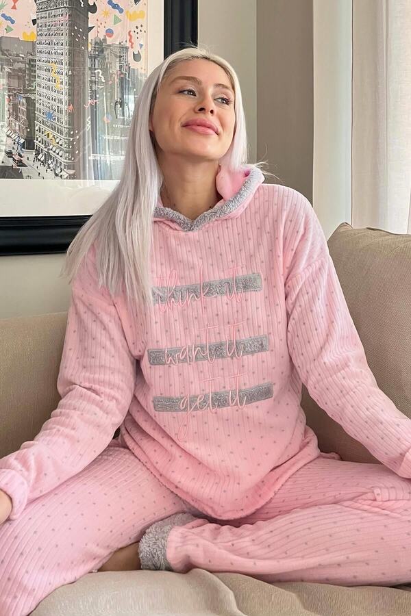 Pijamaevi-Puderrosa Pyjama-Set aus Plüsch-Fleece mit drei Linienmuster und Kapuze 1