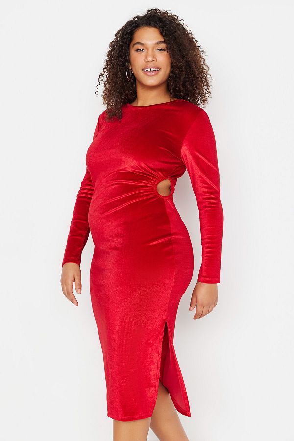 Trendyol Curve-Rotes Stricksamtkleid mit Cut-Out-Details TBBAW23AH00094 1