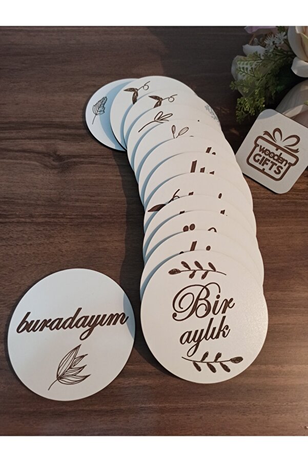 woodengifts 12 Aylık Ahşap Plak Seti Bebek Aylık Fotoğraf Kartları Bebek Hediyelik Hatıra Kartı